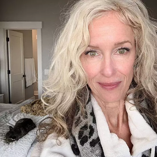 Best Medium Hairstyles For Women Over 70