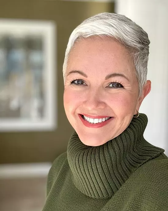gorgeous Pixie Hairstyles For Women Over 50