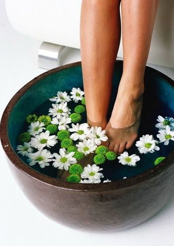 15 Incredible Natural Home Remedies For Cracked Heels!