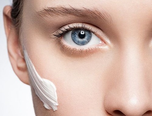10 Mistakes You Are Making While Moisturizing Your Face