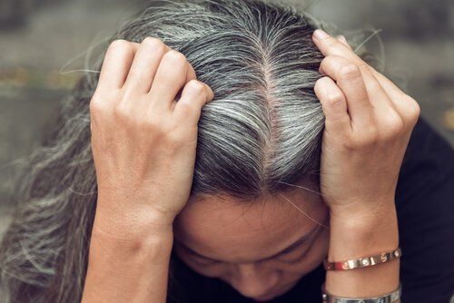 9 Best Homemade Hair Oils For Gray Hair Treatment