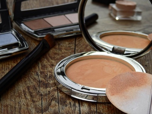 Best Compact Powders For Your Skin Type