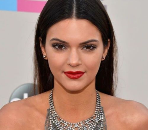 7_Kendall_Jenner_Plastic_Surgery