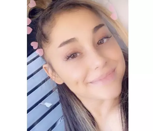 True Beauty Ariana Grande Reveals Makeup-Free Look