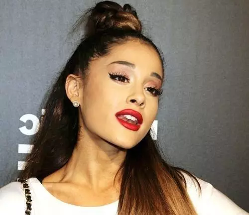 13_Ariana_Grande_Makeup_Look