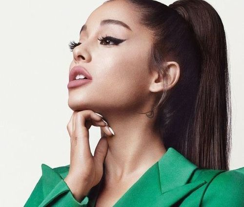 4 Ariana Grande Lashes