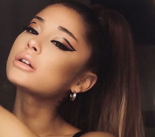 3 Ariana Grande Makeup