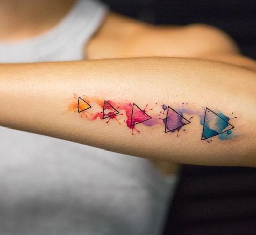 41 Triangle Tattoos For Women That Are Super Inspiring