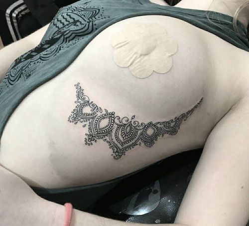 44_Under_Boob_Tattoo_Designs