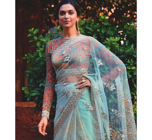 Deepika Padukone's Saree Draping Tips: How to Wear a Sari like Padukone |  VOGUE | Vogue India