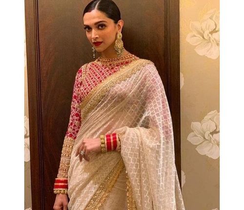 12_Deepika_Padukone_In_Saree