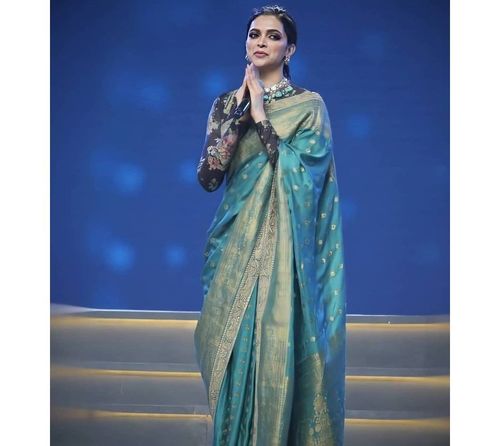 15_Deepika_Padukone_In_Saree