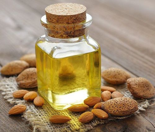 1_Almond_Oil_For_Hair_And_Skin