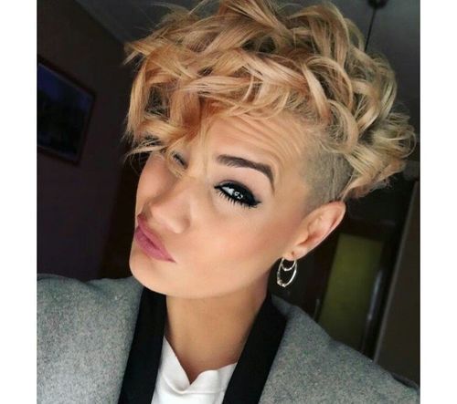 37_Short_Curly_Hairstyles