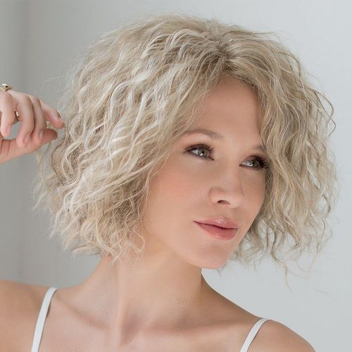 57_Short_Curly_Hairstyles
