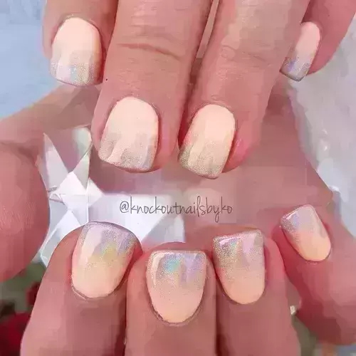 https://www.instagram.com/p/BXrYNbolMlE/?tagged=holographicnails