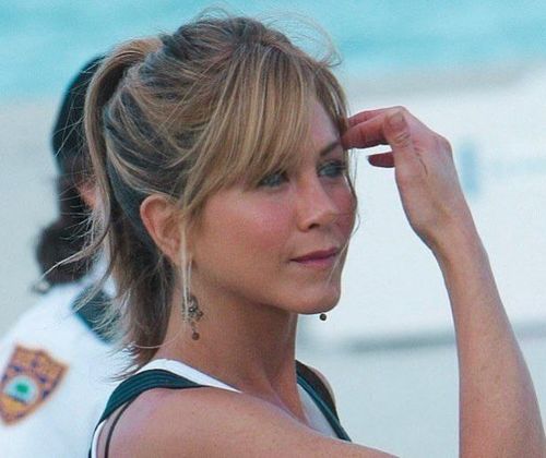 Image of Jennifer Aniston blunt cut with curtain bangs