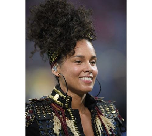 Alicia Keys and her husband Swizz Beatz put on a very amorous display   Daily Mail Online