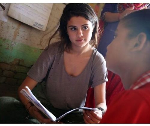 14_Selena_Gomez_No_Makeup