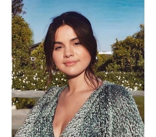 25+ Stunning Selena Gomez Without Makeup Photos | Fabbon