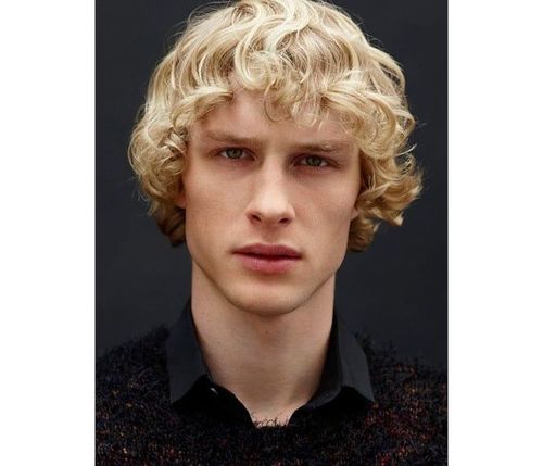 21_Best_Curly_Hairstyles_For_Men