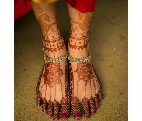 7_Leg_Mehndi_Designs