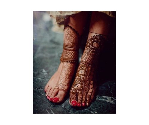 10_Leg_Mehndi_Designs