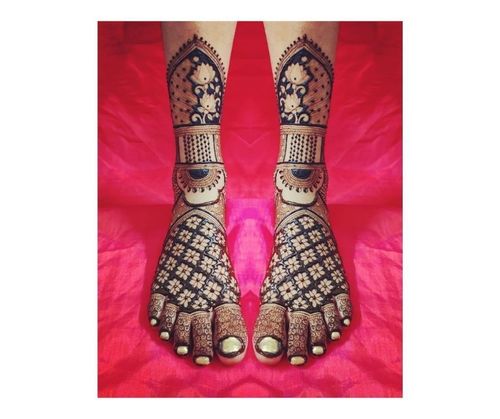 27 Beautiful Latest Bridal Mehndi Designs Collection 2024-2025 | Legs  mehndi design, Peacock mehndi designs, Leg mehndi