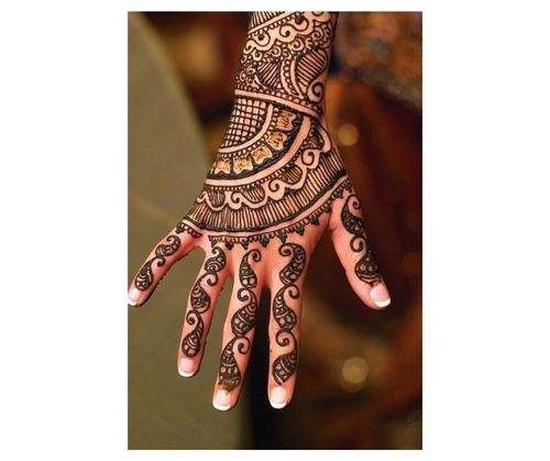 19_Back_Hand_Mehndi_Designs