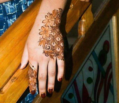 17_Back_Hand_Mehndi_Designs