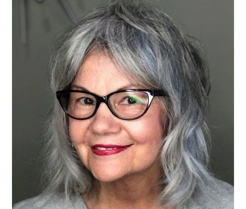 17_Hairstyles_For_Over_50_With_Glasses