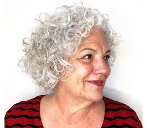 52 Stylish Short Haircuts Women Over 60 Can Pull Off