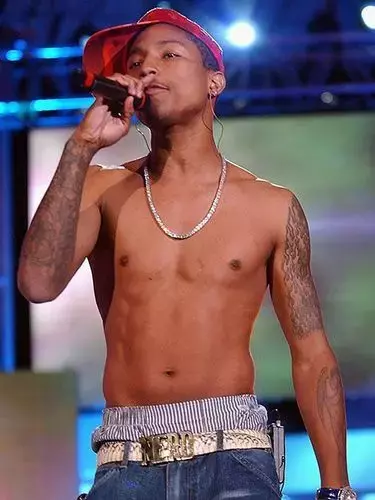 Pharrell Williams With Neck Tattoo Pharrell  Imágenes españoles