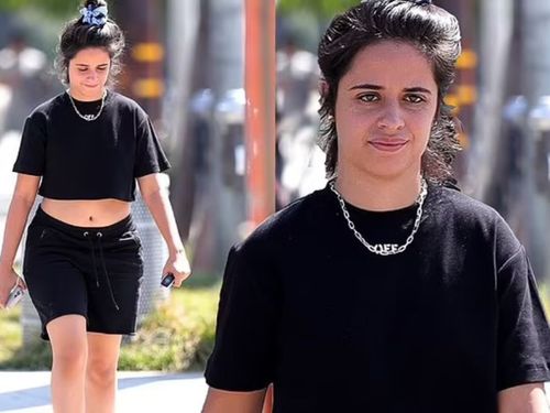 camila-cabello-no-makeup-casual-look-in-black