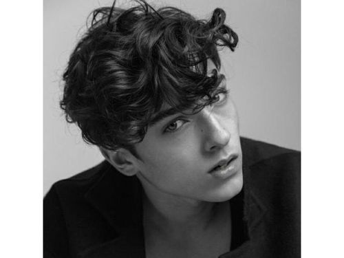 curly_hairstyles_for_men