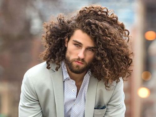 messy-long-curls-for-men
