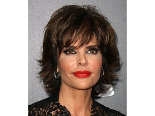 lisa-rinna-red-lips-and-short-hair