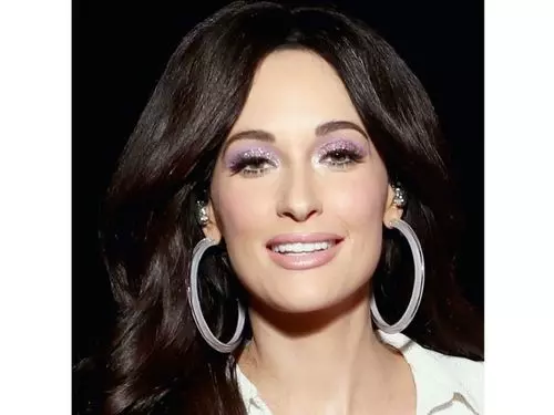 kacey musgraves purple eyeshadow look