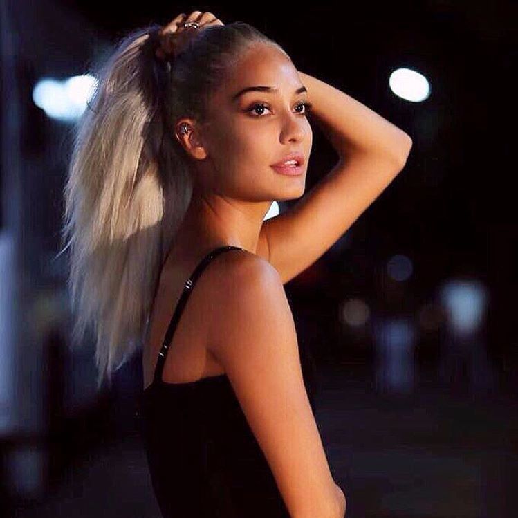 lisa haydon 4