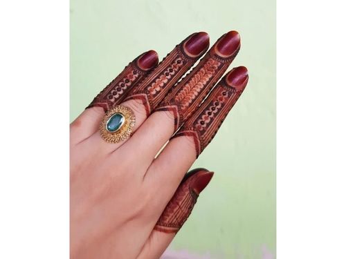 6 Most Stylish Back Hand Mehndi Designs for Brides | ReallyInfluential