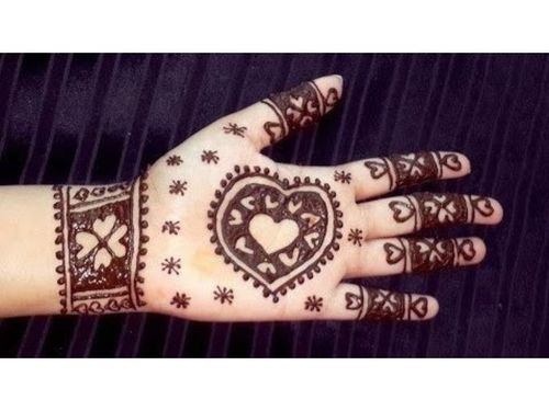 51 Stunning Mehndi Designs For Kids | Fabbon