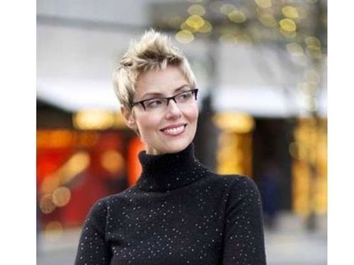 Spike_hairstyle_with_glasses_for_women_over_60