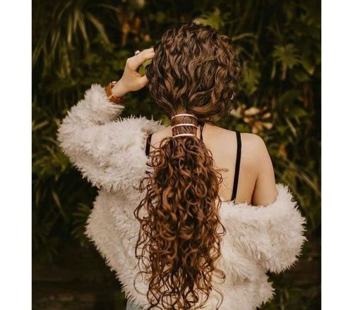 24_Long_Curly_Hairstyles