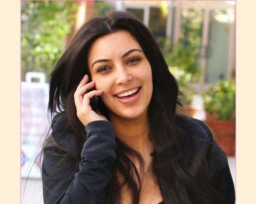 Similing-Kim-kardashian-without-makeup