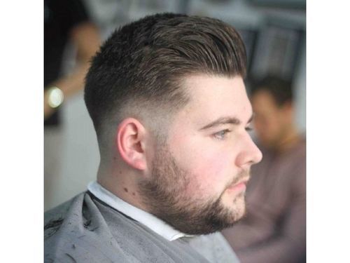 sleek-side-part-mens-hairstyle-for-round-face