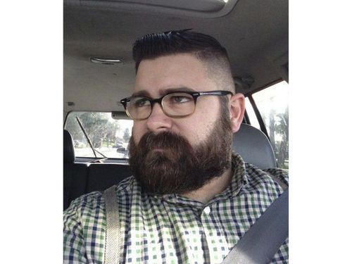 full-beard-mens-hairstyle-for-round-face