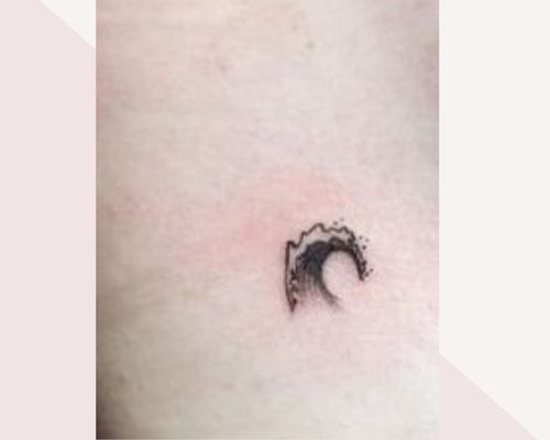 18 Feminine Side Boob Tattoos