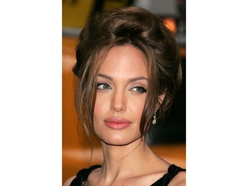 MdeMulher  Angelina jolie hair Brunette celebrities Celebrity hairstyles