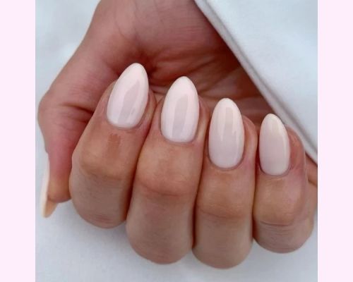 natural-short-almond-nails