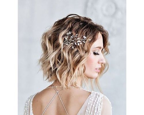 The Best Hairstyles According to Your Wedding Dress Neckline